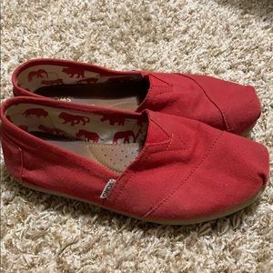 Red TOMS